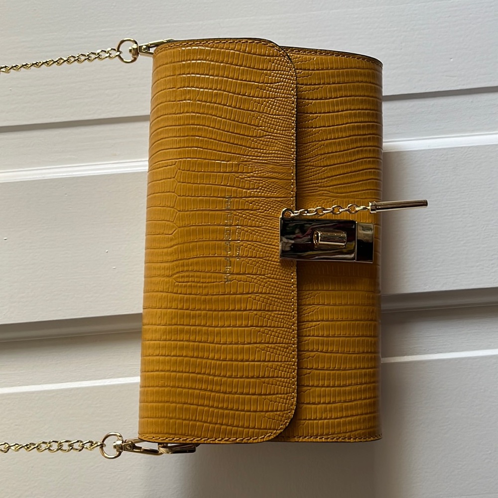 Beautiful purse used for 1 week